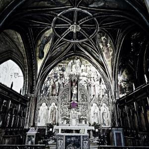Une chapelle dans l'église