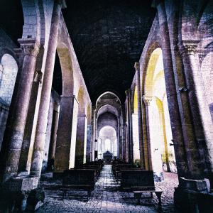 Un banc après l'autre